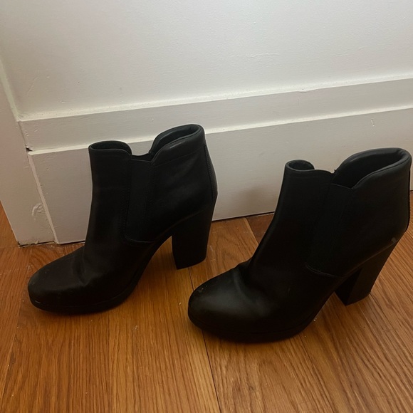 Women’s Prada Boots - Picture 1 of 3